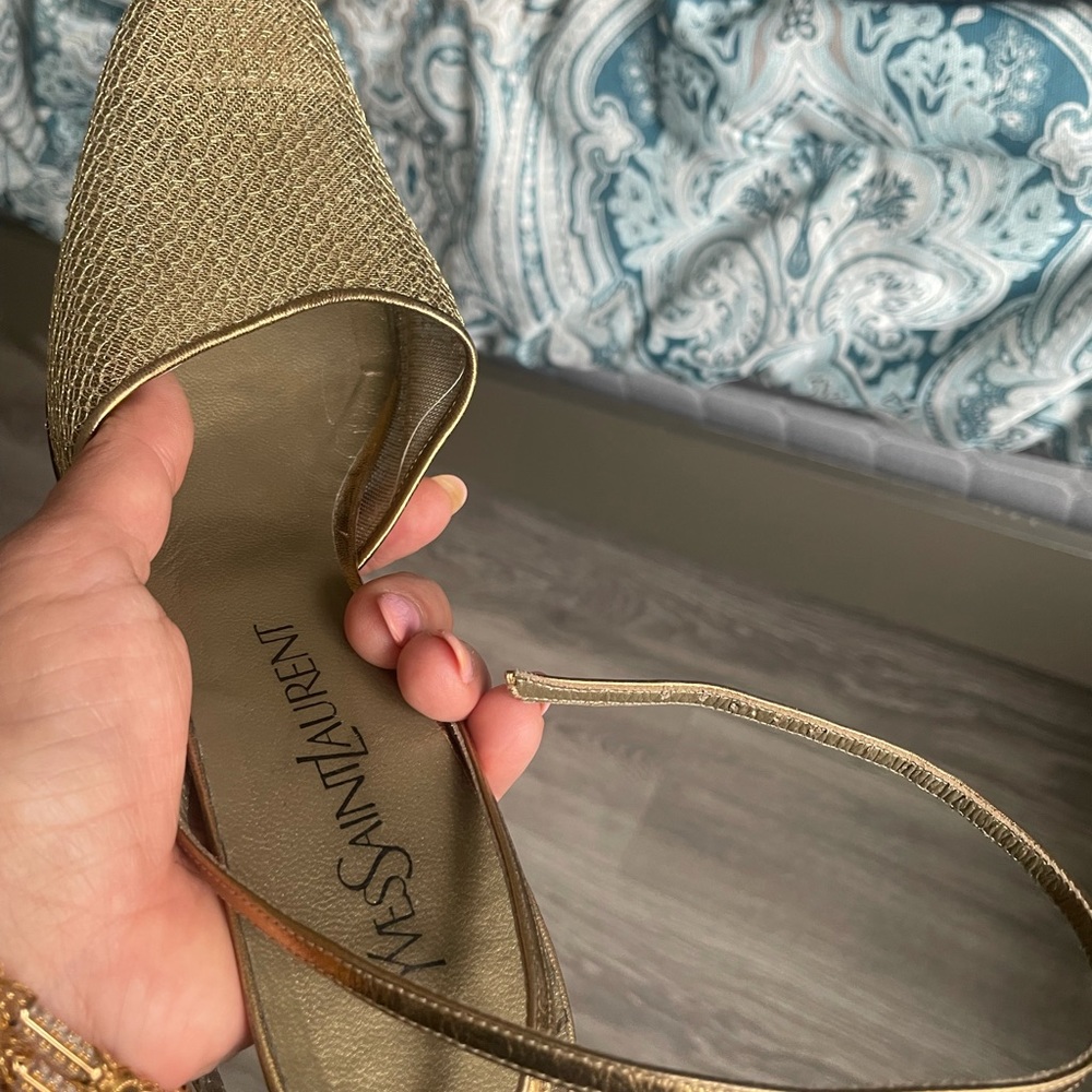 Women’s shoes